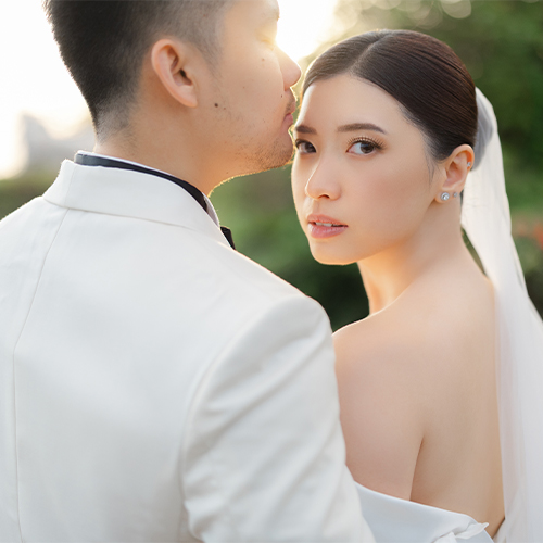 Axioo: A Study in Softness: A Wonderland Uluwatu Wedding in Bali